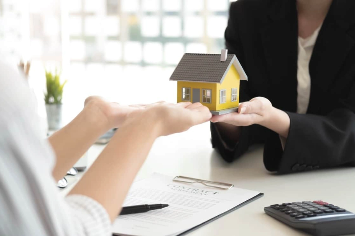 Conveyancing Lawyer